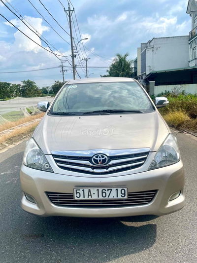 NHÀ BÁN INNOVA V AT (tự động) ĐỜI 2011 CƯC ZIN