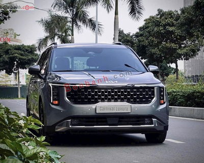 Xe Kia Carnival Luxury 2.2D 2025