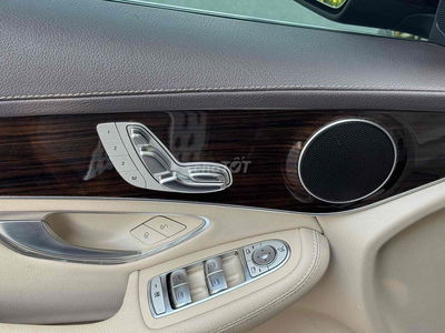 Mercedes Benz GLC 200 đời 2018 đi được 66000 km