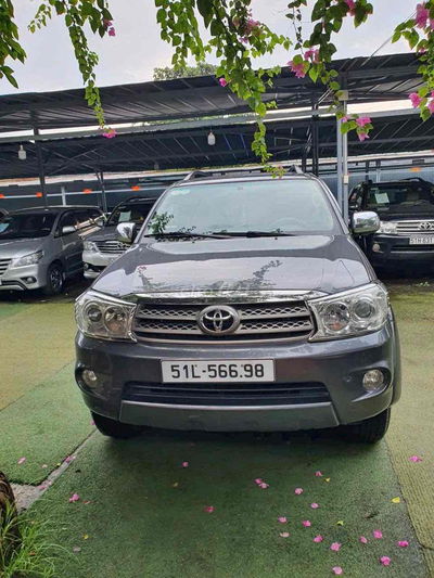 Toyota Fortuner 2017 2.7V 4x4 - 90000 km