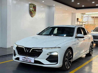 VinFast Lux A2.0 2019 Premium 2.0 AT - 60000 km
