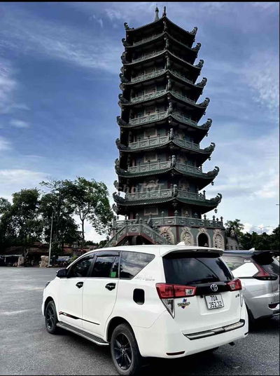 Toyota Innova 2019 2.0E - 300000 km