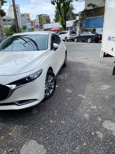 Mazda 3 2023 1.5L Luxury - 25000 km