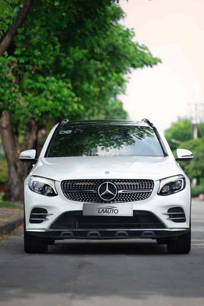 Mercedes GLC300 2018 1 chủ Trắng // Nâu