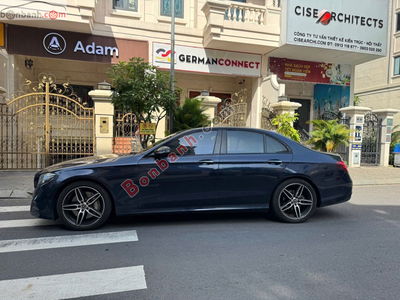 Xe Mercedes Benz E class E300 AMG 2020