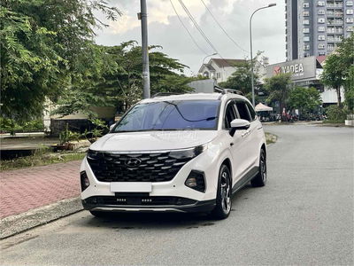 Hyundai Custin 2.0 Cao Cấp 2023 trắng đi 3 vạn km