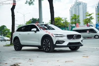 Xe Volvo V60 Cross Country B5 AWD 2022