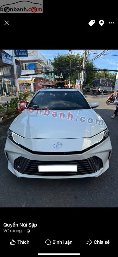 Xe Toyota Camry 2.5 HEV Mid 2025