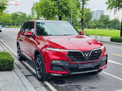 Xe VinFast Lux SA 2.0 Base 2.0 AT 2020