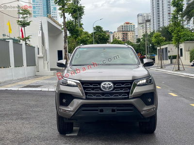 Xe Toyota Fortuner 2.4L 4x2 AT 2022