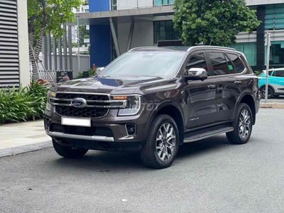 Ford Everest 2024 Titanium 2.0 AT 4x2 - 5600 km