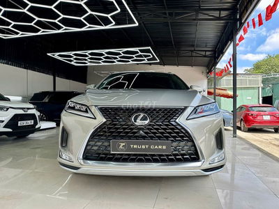 Lexus RX300 2020 màu vàng cát, số tự động