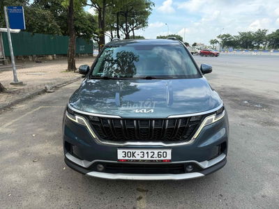 Kia Carnival 2022 2.2D Luxury 8 chỗ chính chủ