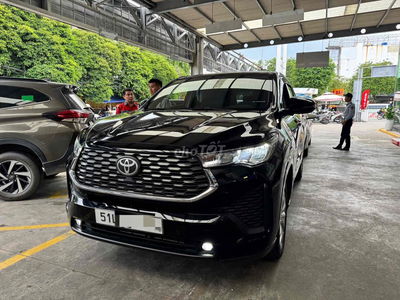 Toyota Innova Cross 2.0 2025 Xe hãng bán