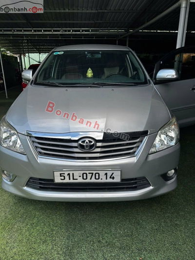 Xe Toyota Innova 2.0V 2013