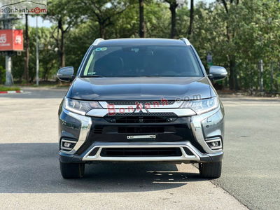 Xe Mitsubishi Outlander Premium 2.0 CVT 2022