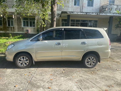 Toyota Innova 2007 G - 100000 km