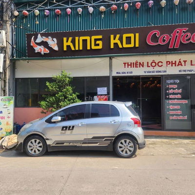 Toyota Yaris 2011 nhập khẩu, màu bạc, 5 chỗ