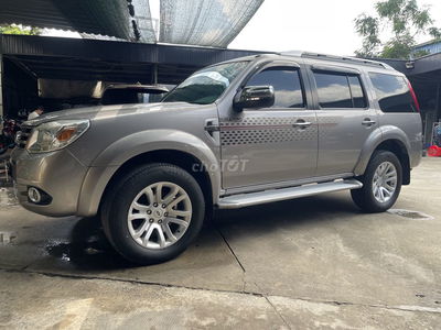 Ford Everest 2014 2.5L 4x2 MT - đẹp nguyên zin