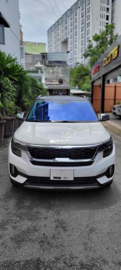 Kia Seltos 2022 Premium 1.4 AT - 34000 km