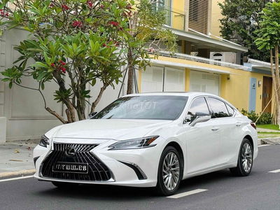 Lexus ES 2023 300h - 20000 km