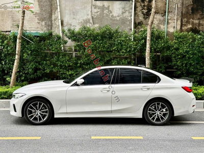 Xe BMW 3 Series 320i Sport Line 2024
