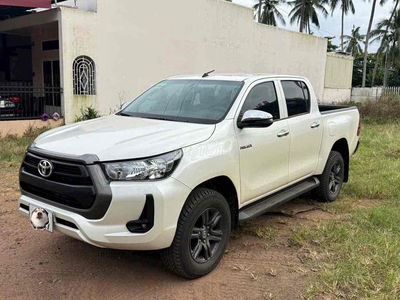 Toyota Hilux 2021 2.4L 4x2 AT - 27000 km