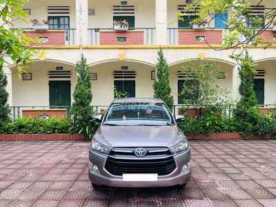 Tôi cần bán chiếc xe ô tô Toyota Innova 2.0E 2020