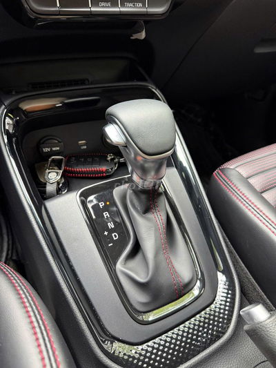 Kia Sonet SX Luxury 2023 màu trắng số tự động