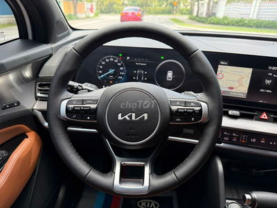 Kia Sportage 2.0 Signature 2025 trắng 14000 km