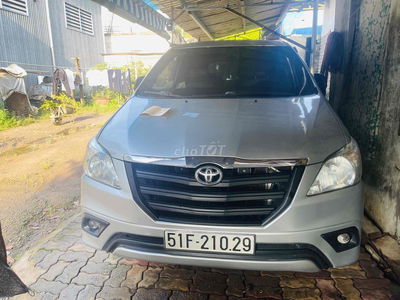 Toyota Innova 2015 2.0E - 250000 km