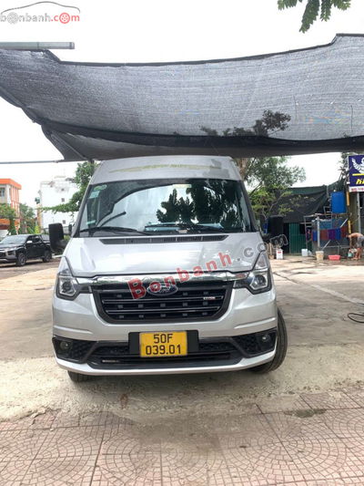 Xe Ford Transit Tiêu chuẩn 2023