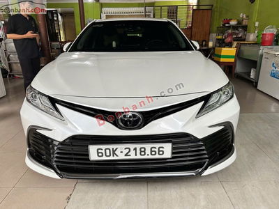 Xe Toyota Camry 2.0Q 2022