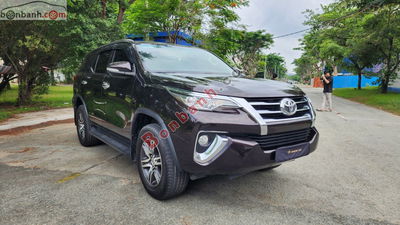 Xe Toyota Fortuner 2.7V 4x2 AT 2017