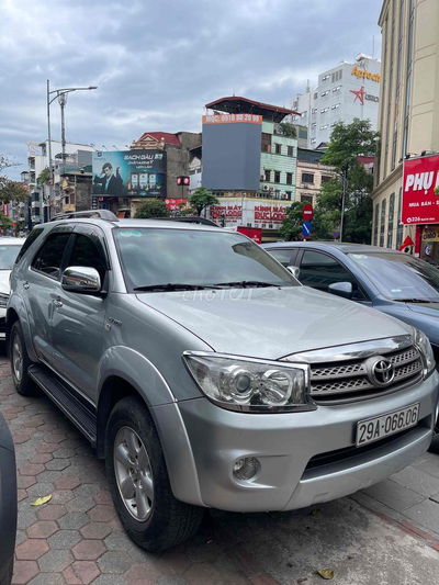Toyota Fortuner 2010 2.7V - 170000 km