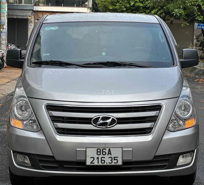 Hyundai Starex máy dầu 2017 9 Chỗ - Gia đình dùng