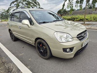 Kia Carens 2010 - 1111 km