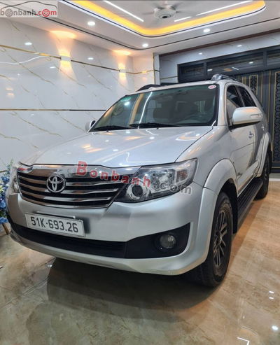 Xe Toyota Fortuner 2.7V 4x2 AT 2013