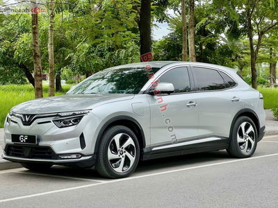 Xe VinFast VF8 Eco AWD 2022