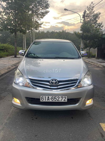 Toyota Innova 2010 G - 200000 km