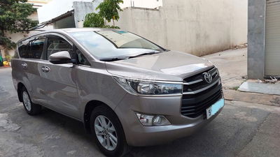 Toyota Innova 2019 E màu đồng ánh kim Chính Chủ