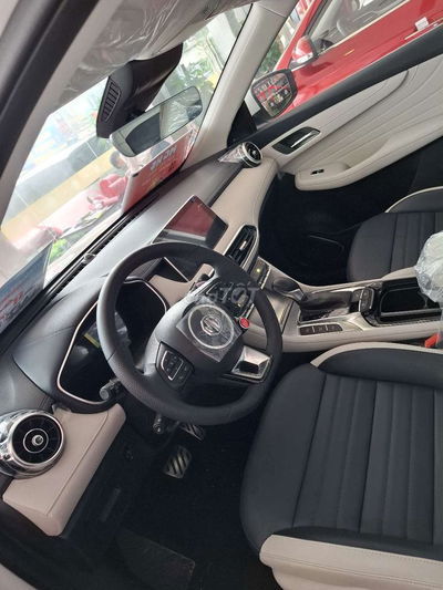 MG HS Luxury – trả góp từ 150 triệu, giao xe ngay