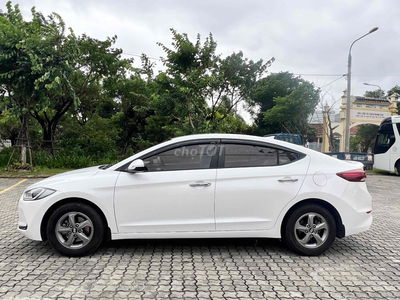 Hyundai Elantra 2017 1.6 MT - 75000 km