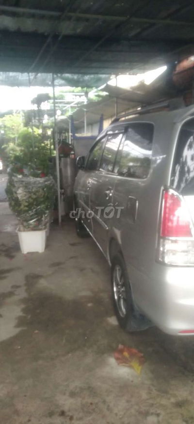 Toyota Innova G 2011 G - 10000 km