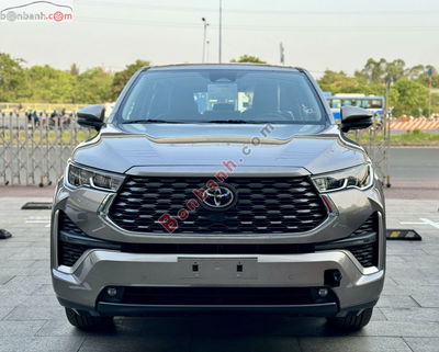 Xe Toyota Innova Cross HEV 2.0 CVT 2025
