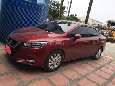 Ô tô Nissan Almera 2022 màu đỏ, số tự động