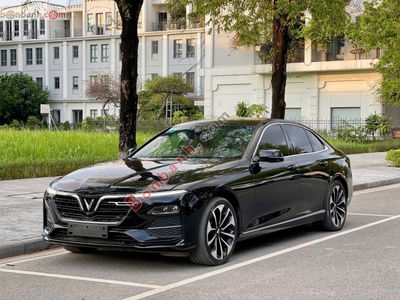 Xe VinFast Lux A 2.0 Premium 2.0 AT 2021