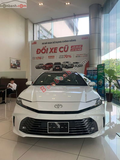 Xe Toyota Camry 2.5 HEV Mid 2025