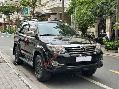Xe Toyota Fortuner 2.7V 4x2 AT 2015
