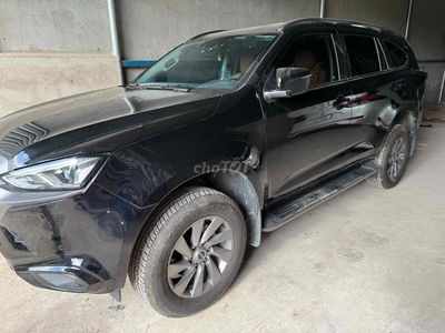 Isuzu Mu X 2022 - bản Pre 4x4 odo 9000km